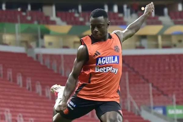 Marino Hinestroza, delantero colombiano que jugará en Boca Juniors de Argentina. Foto X de @FCFSelecciónCol