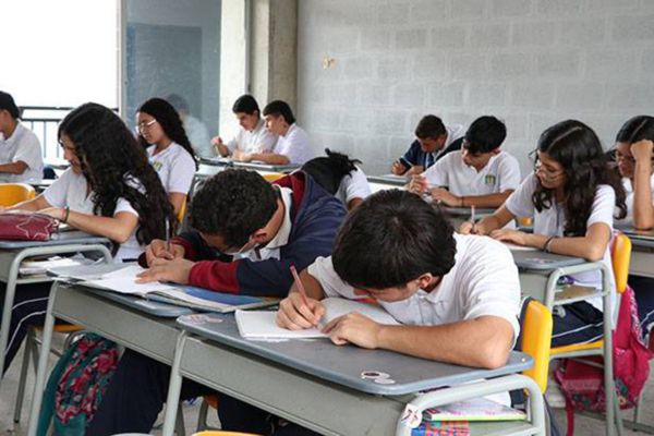 Más niñas y niños están en las aulas aprendiendo, un avance que refleja mejores oportunidades para sus familias.