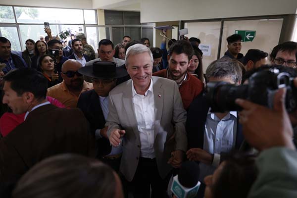 José Antonio Kast, del Partido Republicano, fue elegido ayer como el nuevo presidente de Chile y Social Cristiano. EFE/ Elvis González