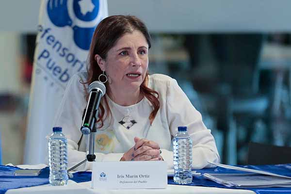 Iris Marín, defensora del pueblo, habla durante una rueda de prensa en Bogotá. Foto archivo EFE/Carlos Ortega