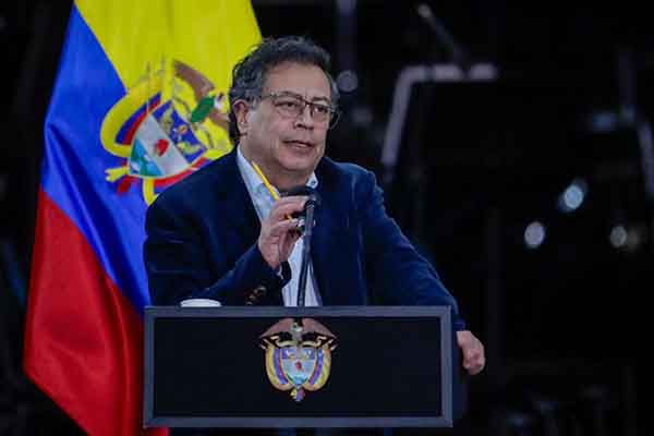 Gustavo Petro Urrego, presidente de Colombia, en una alocución pública. Foto EFE/ Carlos Ortega