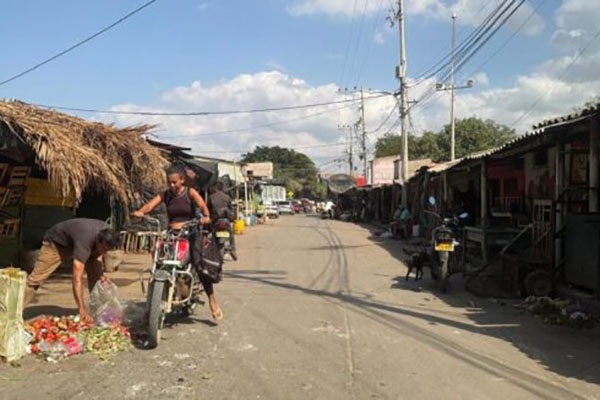Mercado nuevo de Riohacha, totalmente vacío de compradores. Foto La Guajira Hoy 