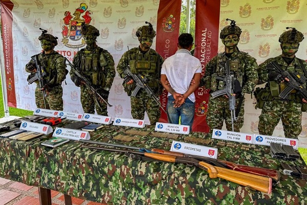 Este resultado se dio en cumplimiento de los enfoques estratégicos de proteger a la población civil, la gobernabilidad y disminuir las capacidades de la amenaza. Foto: Ejército Nacional