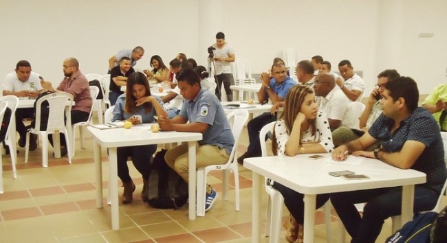 En aula de la Biblioteca Hector Salah Zuleta se realizó el taller de socialización.