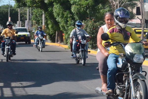La circulación de motocicletas estará prohibida desde las 8:00 p.m. hasta las 5:00 a.m., de lunes a viernes, y durante todo el fin de semana en horario nocturno. Foto: La Guajira Hoy