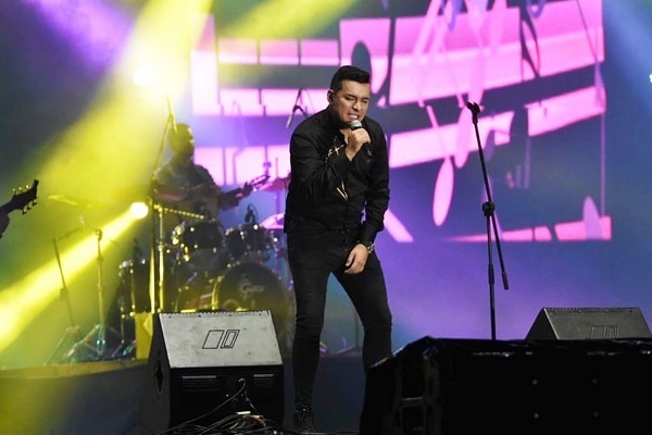 Yeison Jiménez en su presentación en el 54 Festival de la Leyenda Vallenata, año 2021. Foto: Prensa, Festival Vallenato