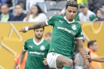 Richard Ríos, jugador colombiano que se desempeña como volante de contención del equipo Palmeiras de Brasil. Richard Ríos, jugador colombiano que se desempeña como volante de contención del equipo Palmeiras de Brasil.